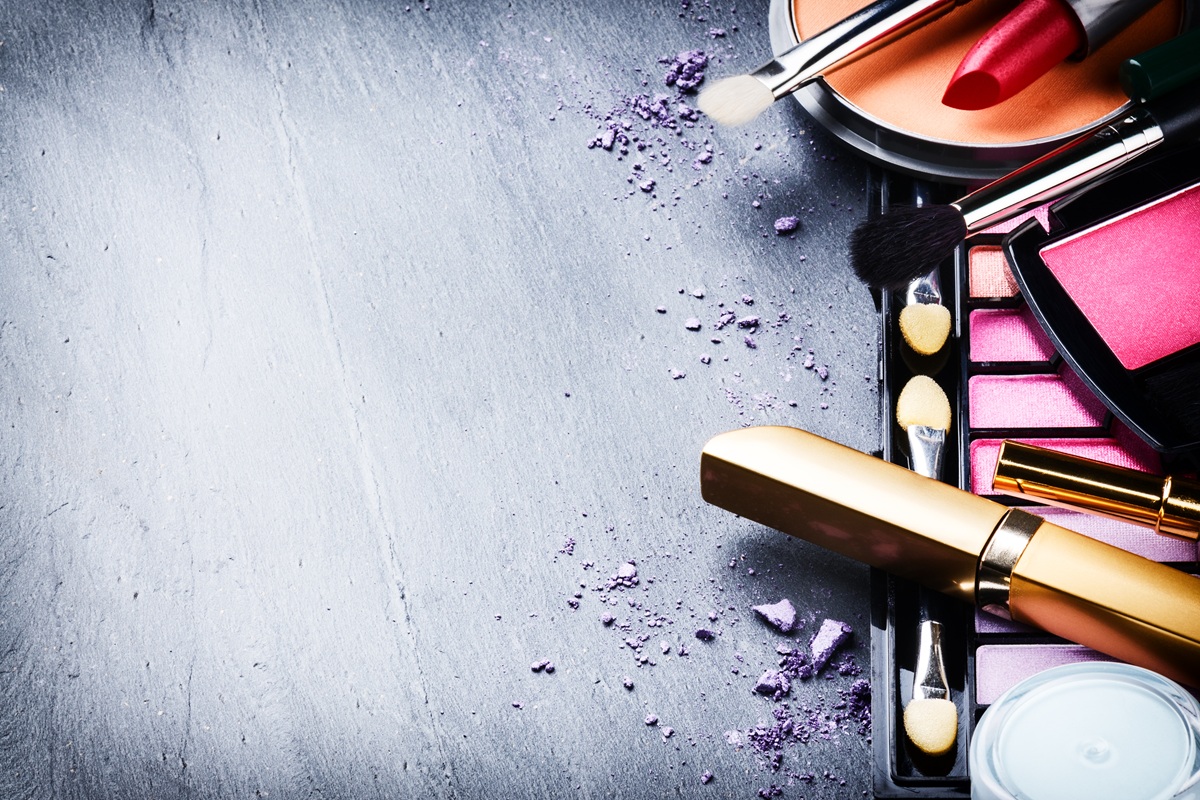 Equipment für Beauty-Events und Messen: Koffer, mobile Leuchten und klappbare Liegen für den professionellen Auftritt