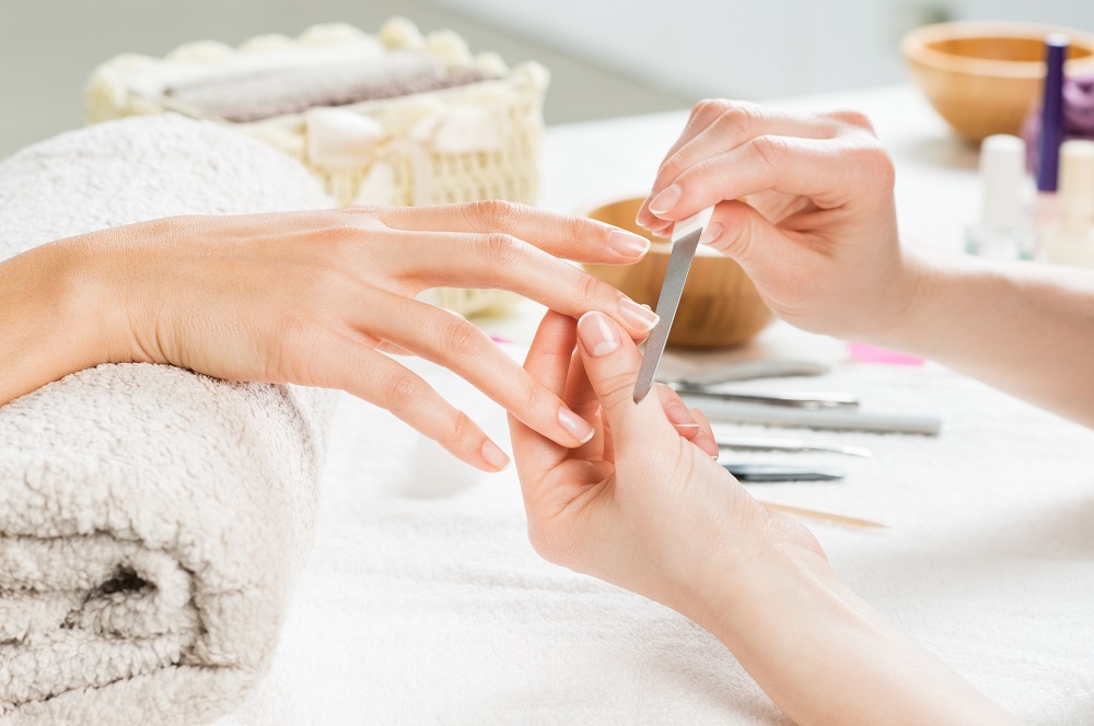 Worauf solltest du bei der Auswahl eines Nagelfräsers für dein Kosmetikstudio achten?