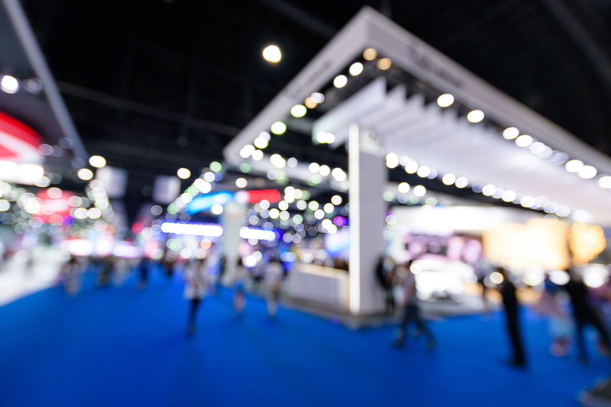 Equipment für Beauty-Events und Messen: Koffer, mobile Leuchten und klappbare Liegen für den professionellen Auftritt