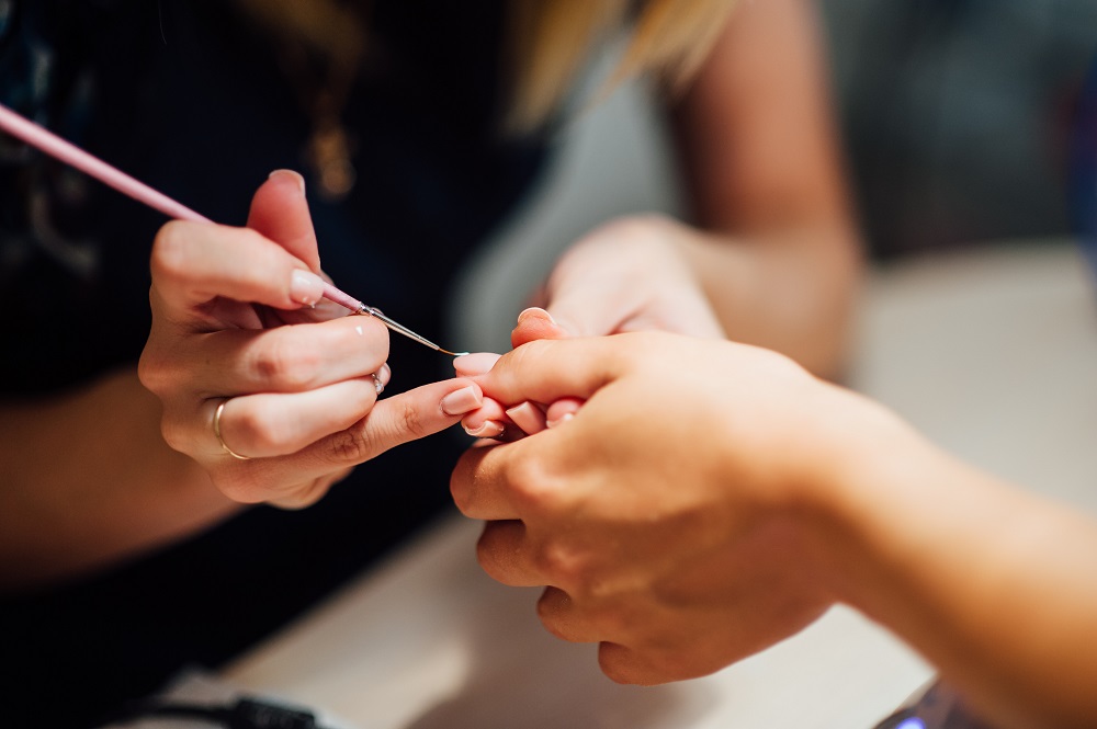 5 Zubehörteile und Möbelstücke, die in keinem Nagelstudio fehlen dürfen!